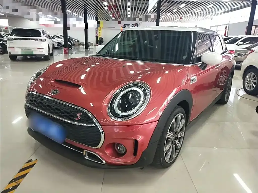 MINI Clubman — фото 1