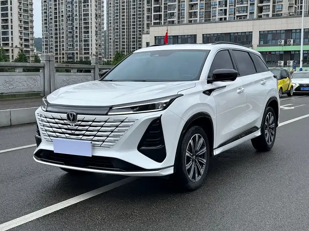 Changan CS75PLUS — фото 1