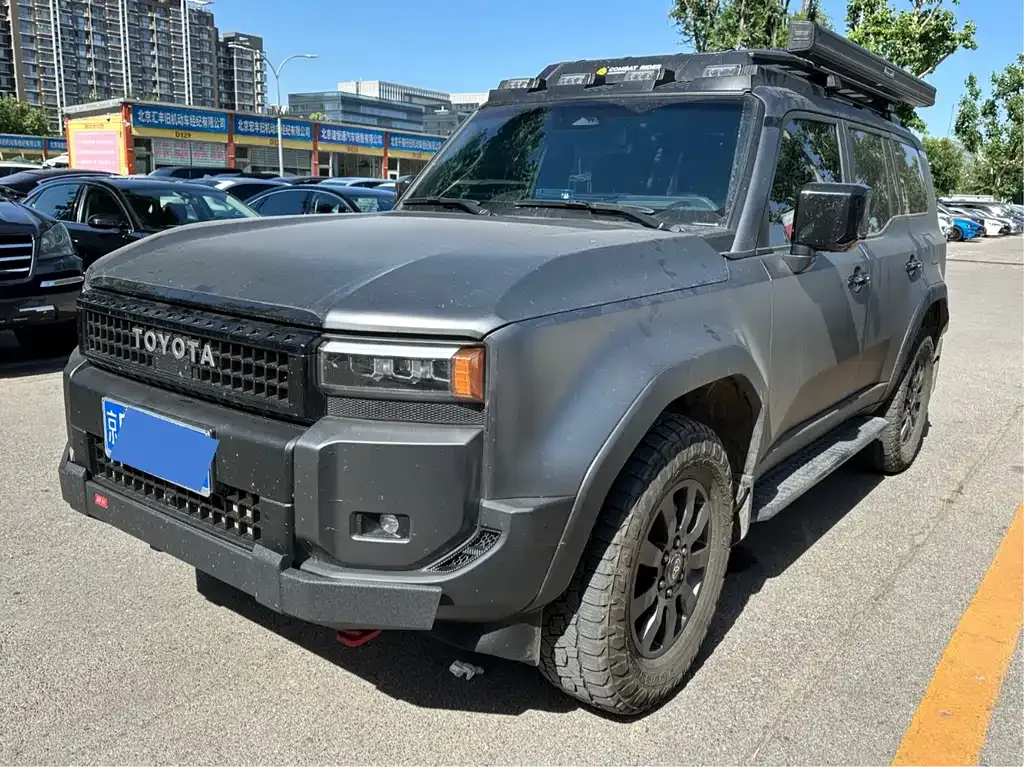 Toyota Prado — фото 1