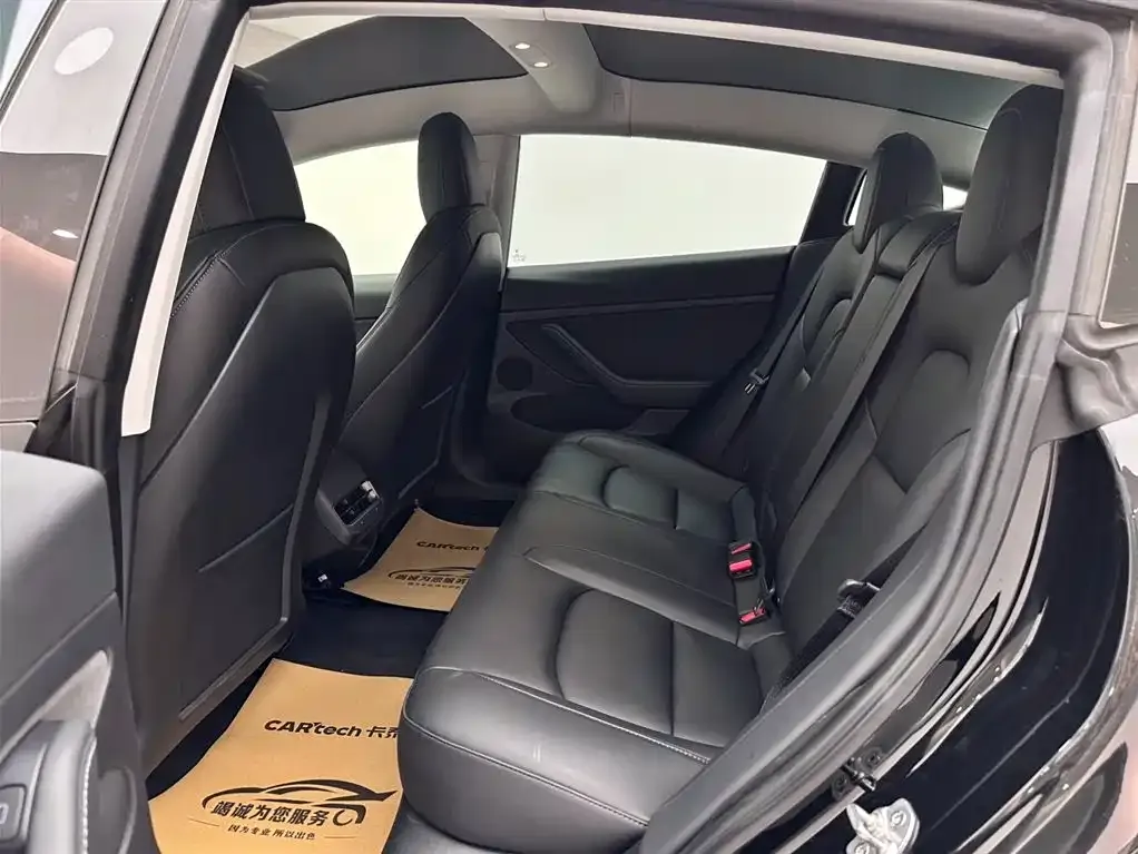 Tesla Model 3 — фото 4