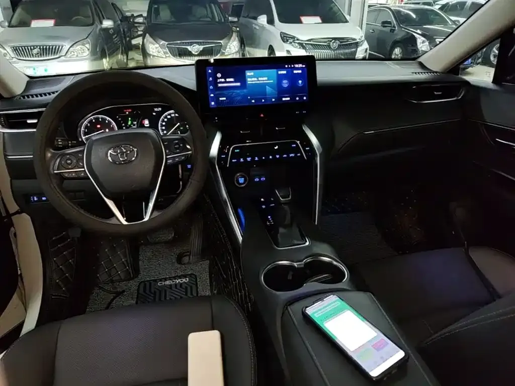 Toyota Harrier — фото 6