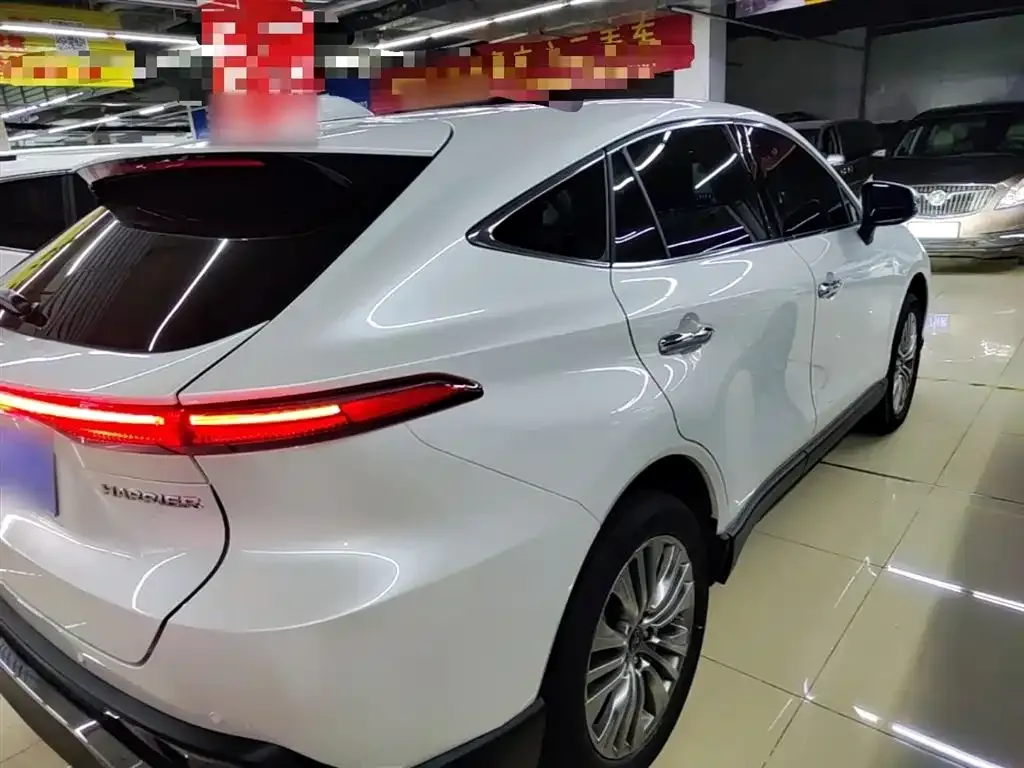 Toyota Harrier — фото 3