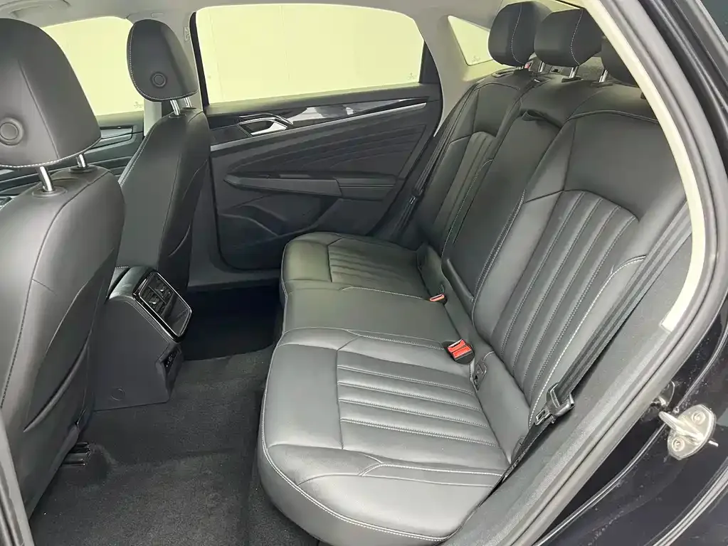Volkswagen Passat — фото 5