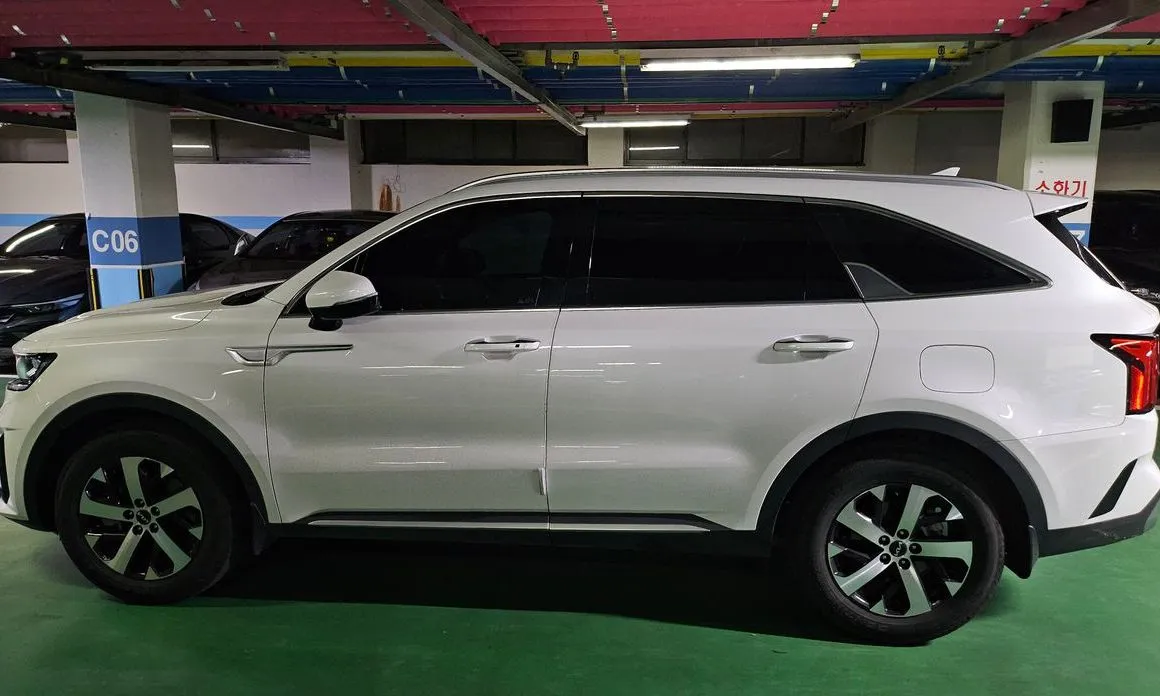 Kia Sorento — фото 7
