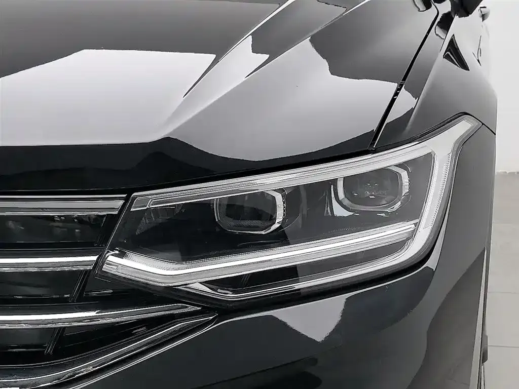 Volkswagen Tiguan L — фото 8