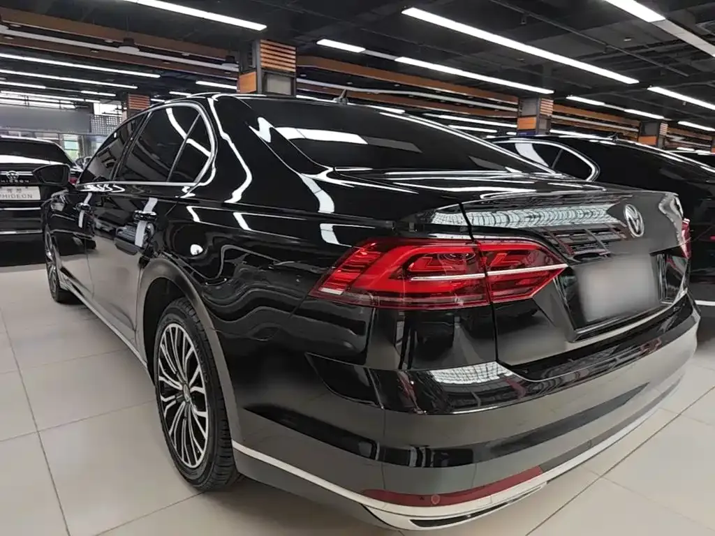 Volkswagen Phideon — фото 9