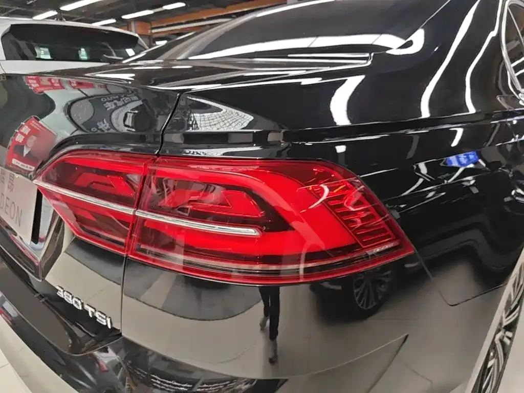 Volkswagen Phideon — фото 6