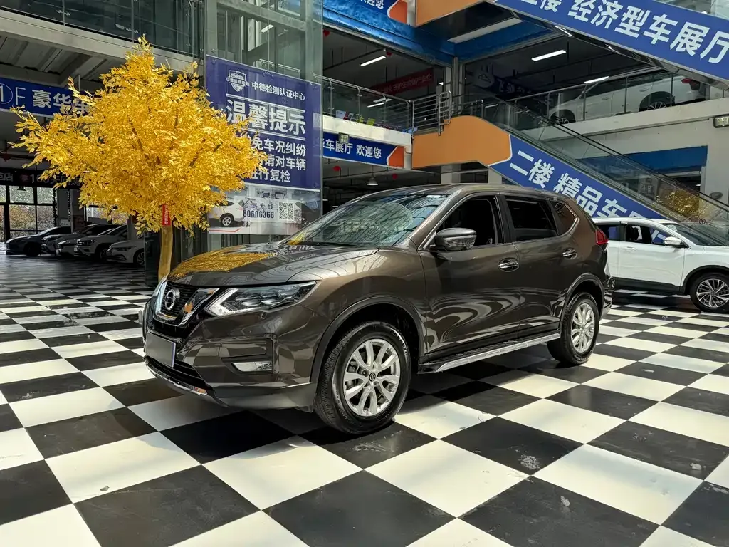 Nissan X-Trail — фото 1