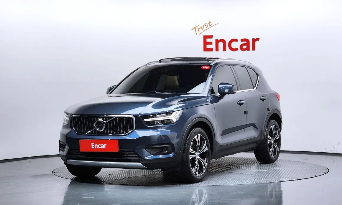 Volvo XC40 — фото 1