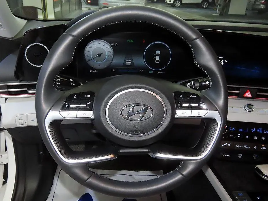 Hyundai AVANTE — фото 2