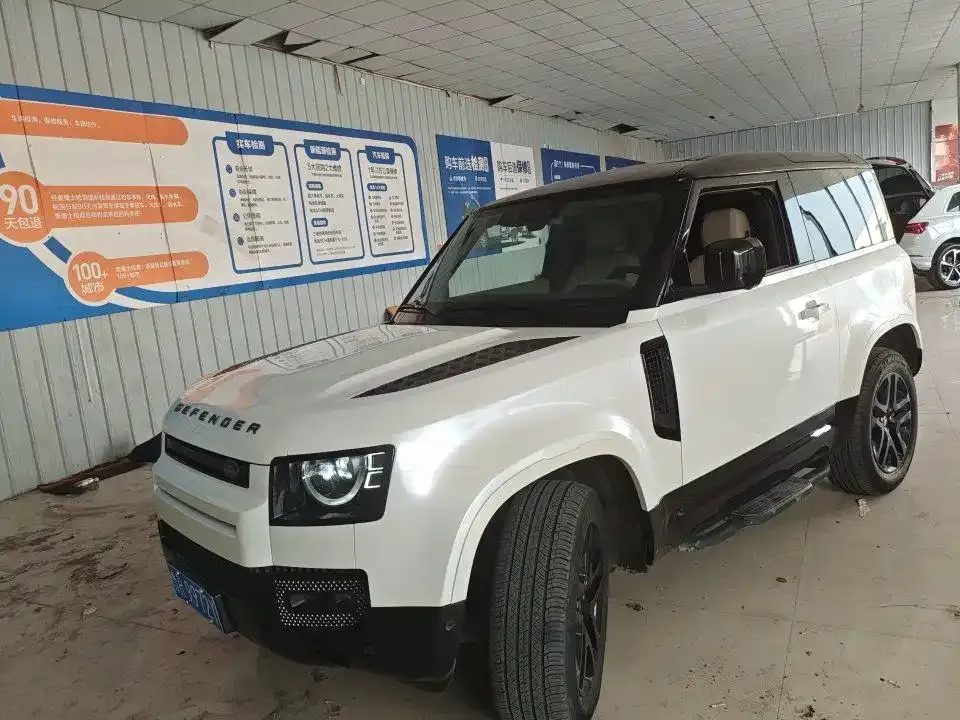 Land Rover Defender — фото 1