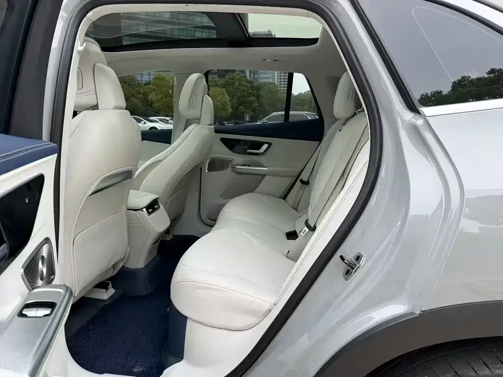 Mercedes-Benz EQE SUV — фото 4