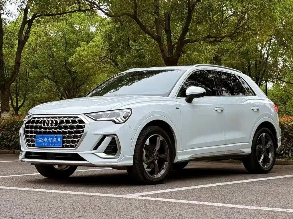Audi Q3 — фото 1