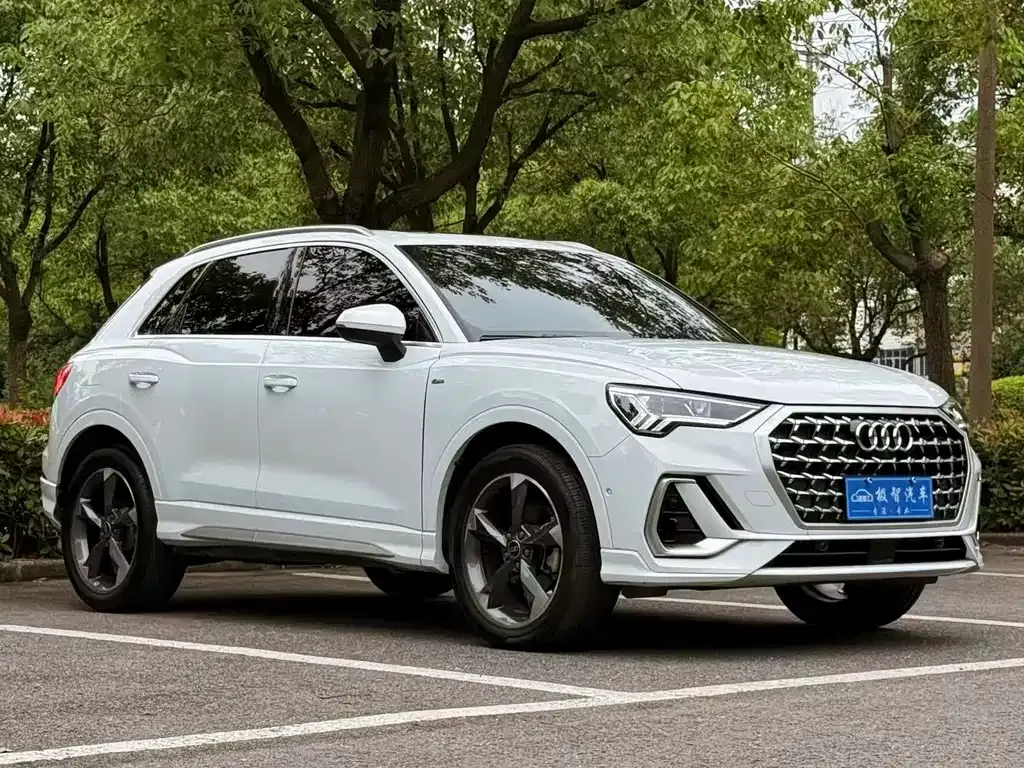 Audi Q3 — фото 10