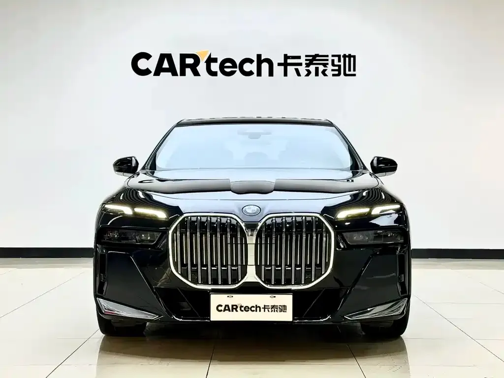 BMW 7 Series — фото 2