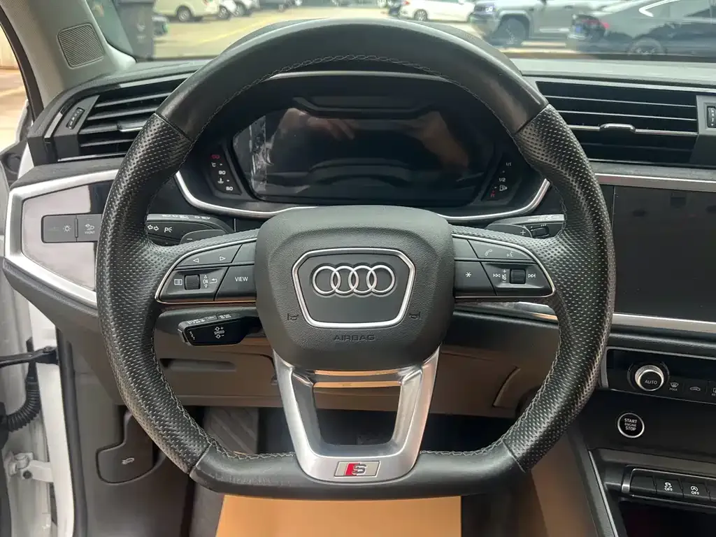 Audi Q3 Sportback — фото 9