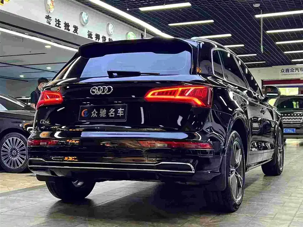 Audi Q5L — фото 7