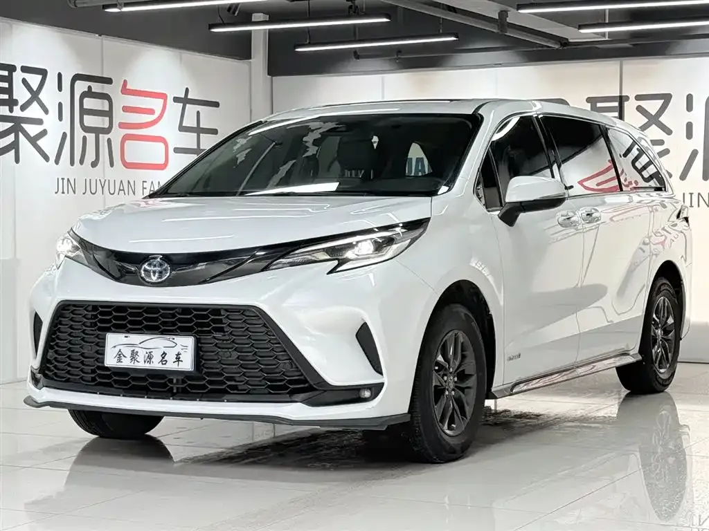 Toyota Granvia — фото 1