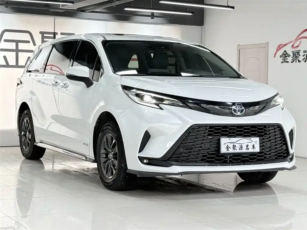 Toyota Granvia — фото 8