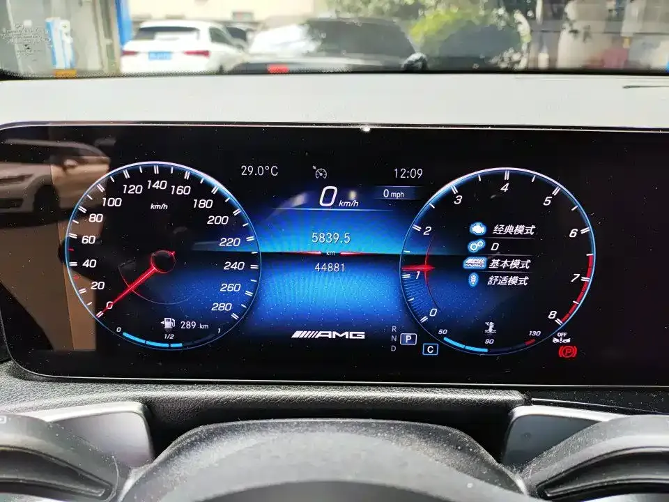 Mercedes-Benz GLB AMG — фото 2