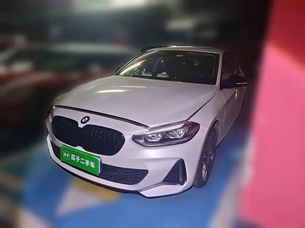 BMW 1 Series — фото 1