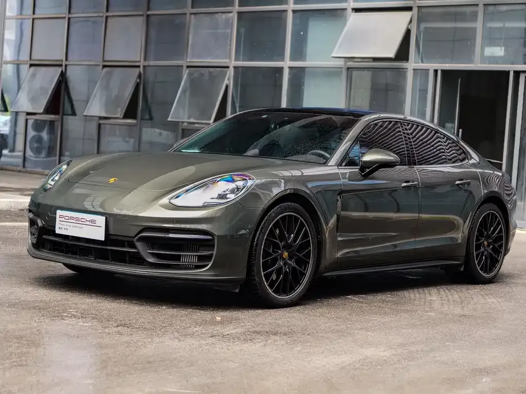 Porsche Panamera — фото 1