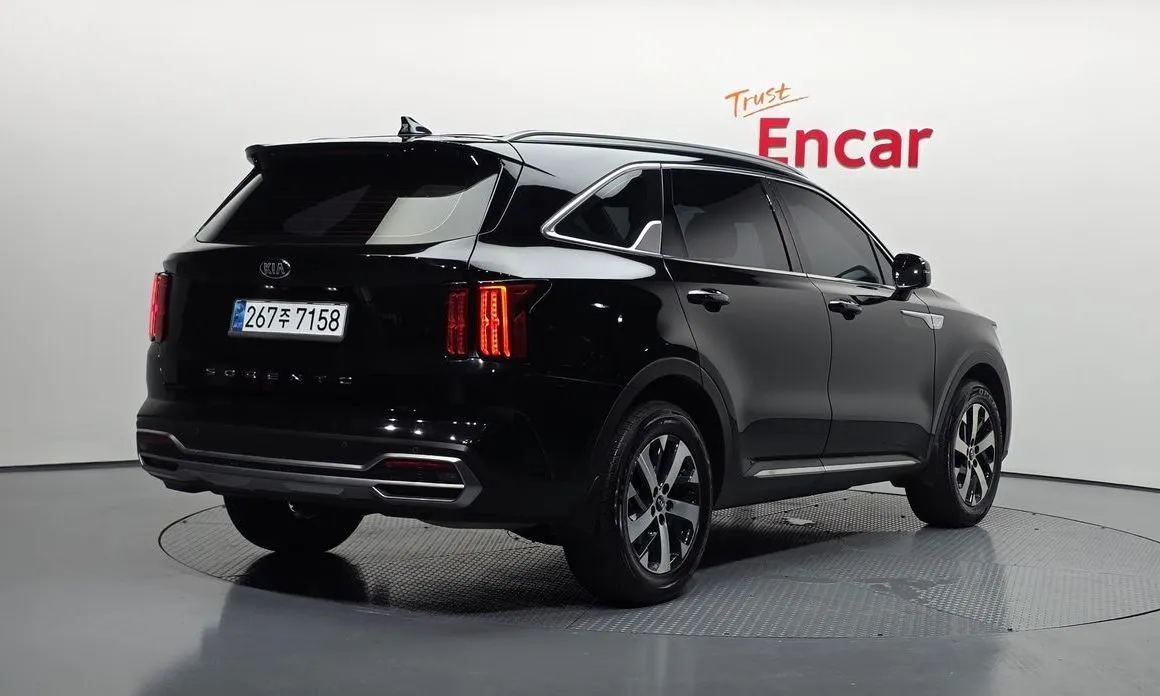 Kia Sorento — фото 6