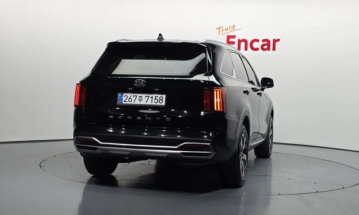 Kia Sorento — фото 8