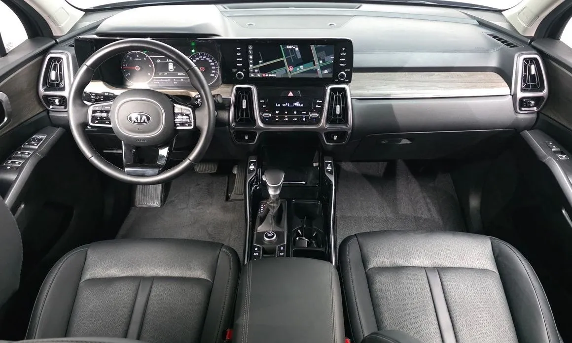 Kia Sorento — фото 5