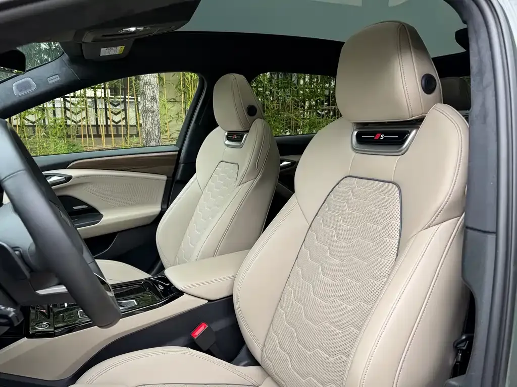 Audi 奥迪A6L e-tron — фото 9