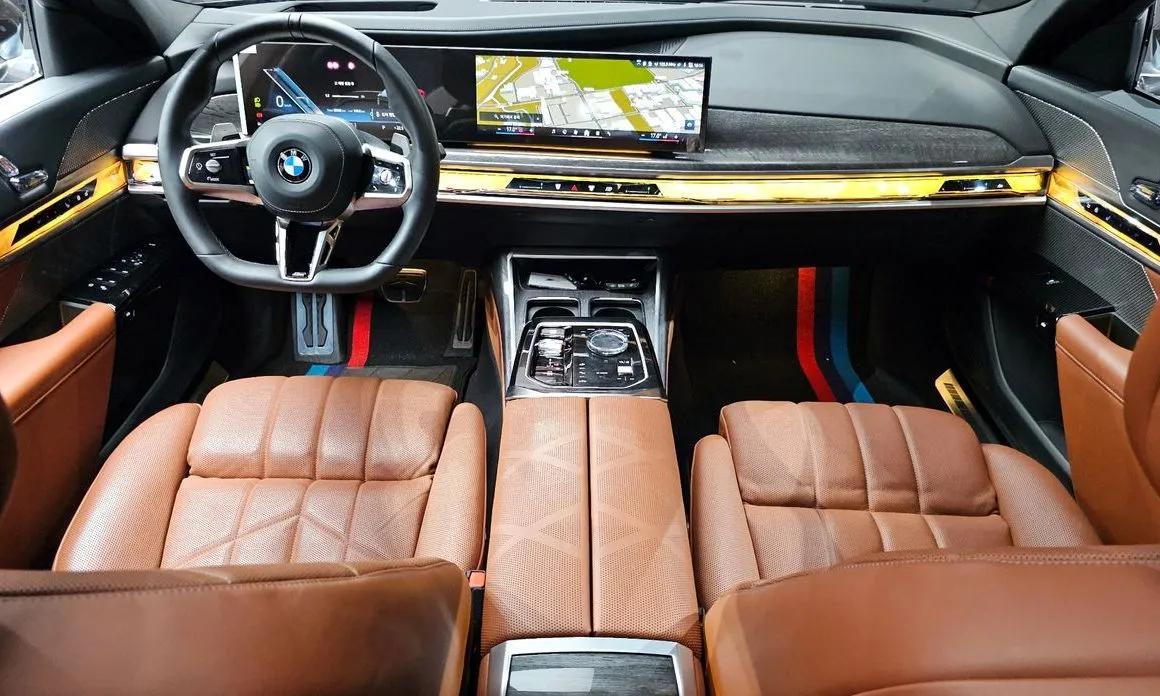 BMW 7-Series — фото 10