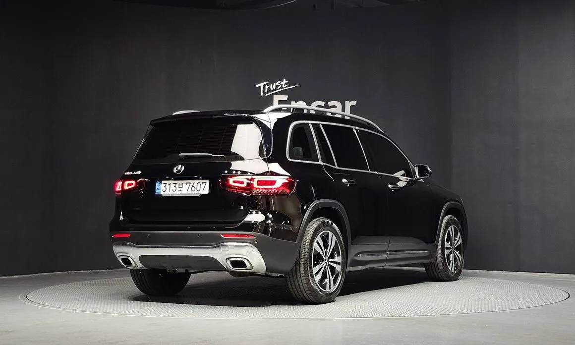 Mercedes-Benz GLB-Class — фото 2