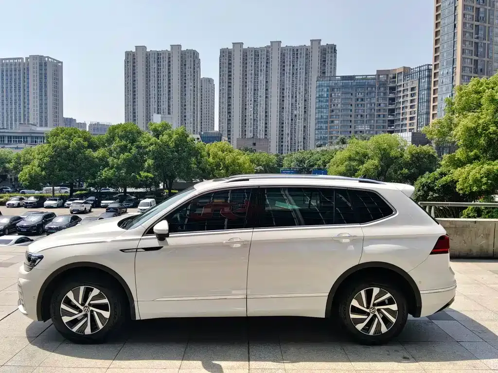 Volkswagen 途观L插电混动 — фото 2