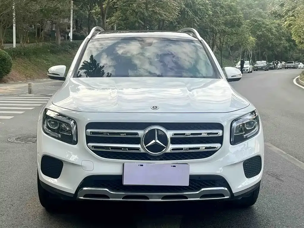 Mercedes-Benz GLB — фото 10