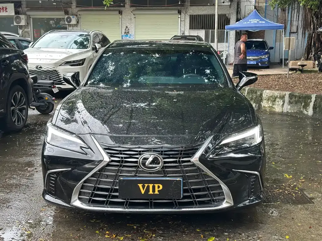 Lexus ES — фото 1