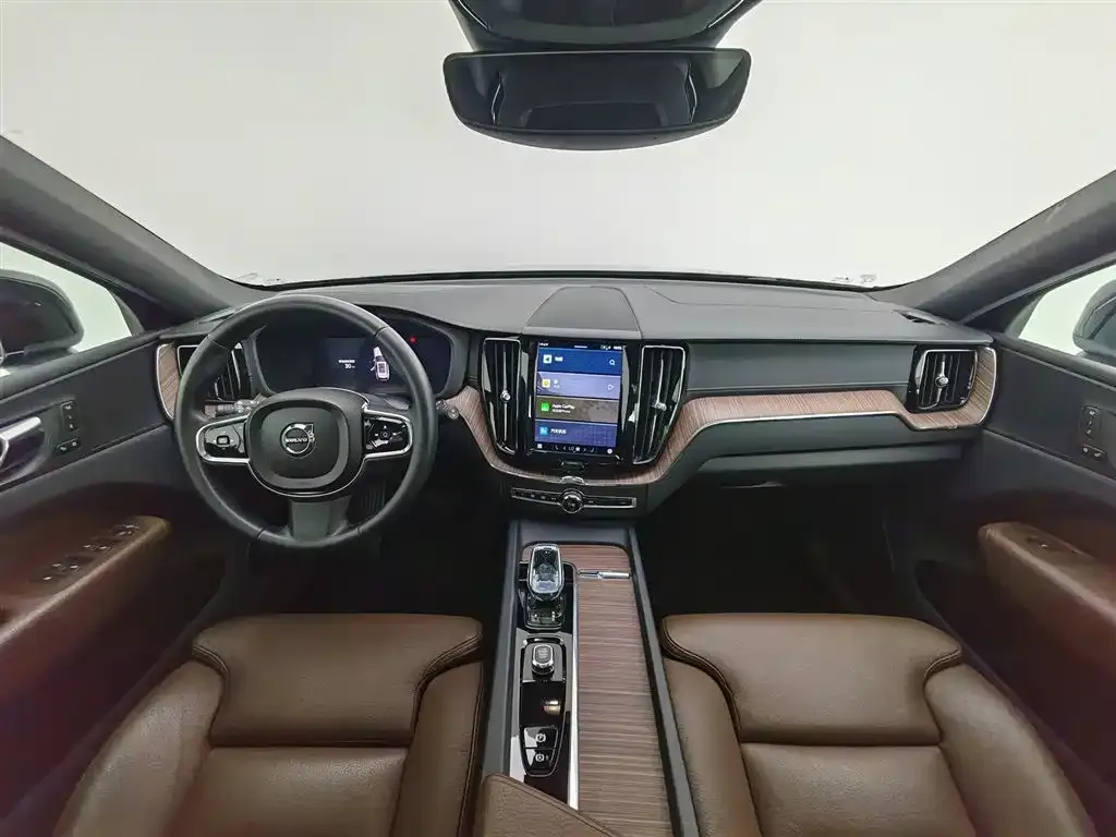 Volvo XC60 — фото 3