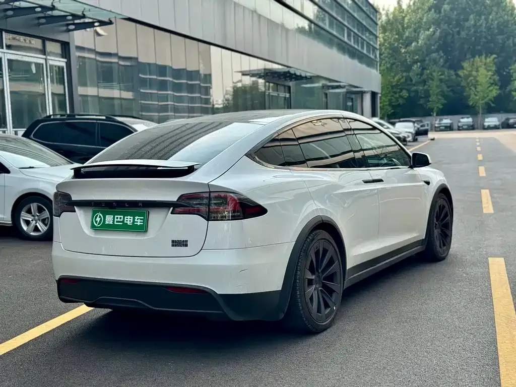 Tesla Model X — фото 7