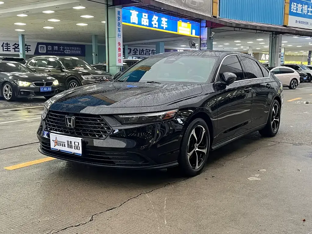 Honda Accord — фото 1