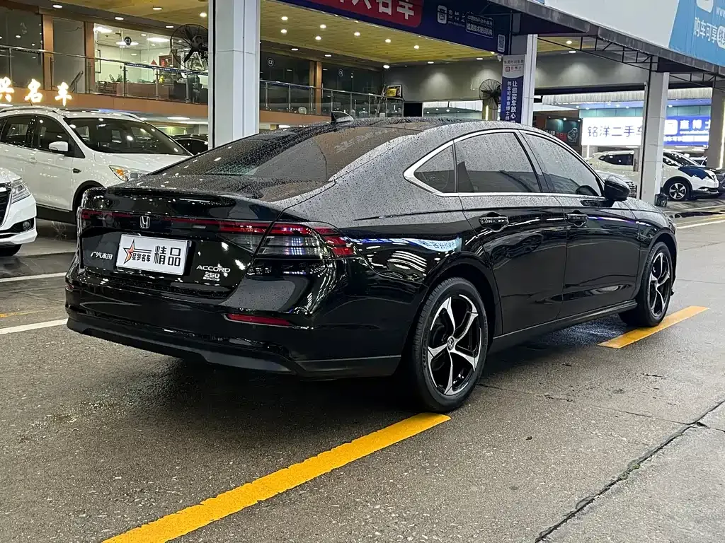 Honda Accord — фото 10