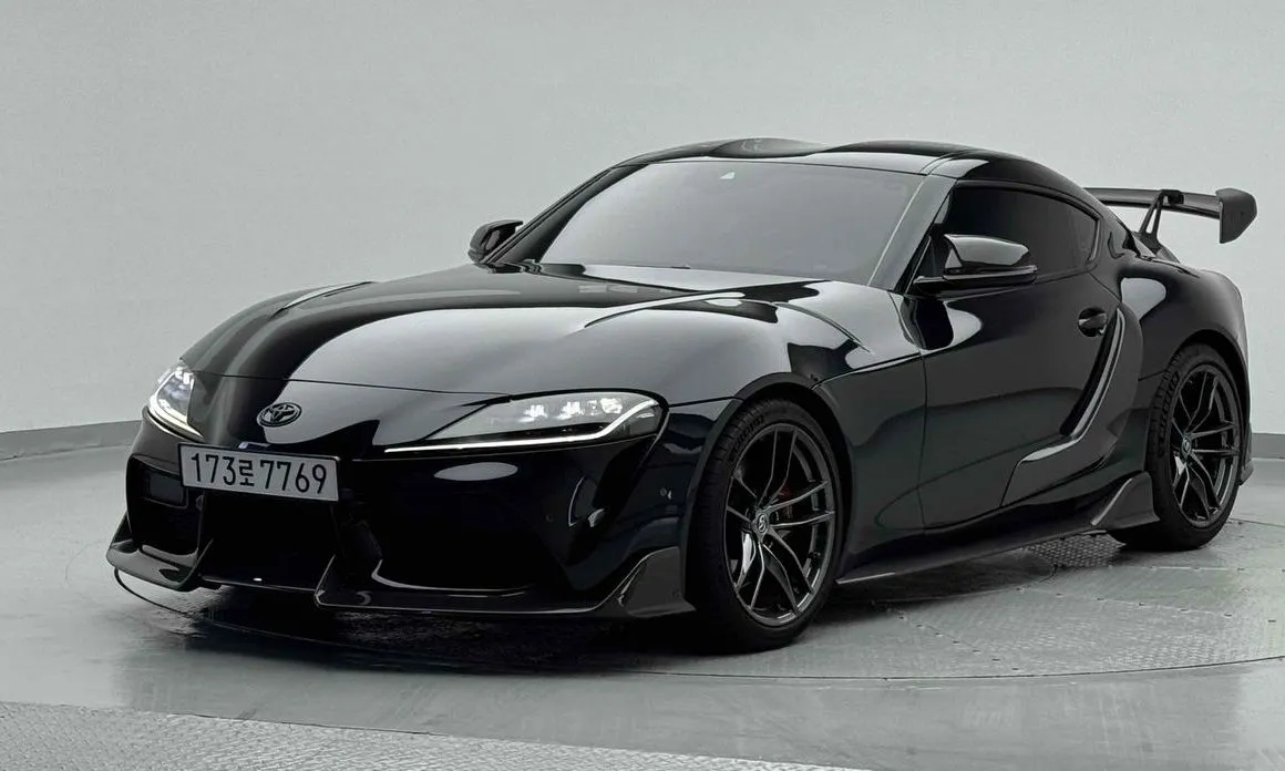 Toyota Supra — фото 1