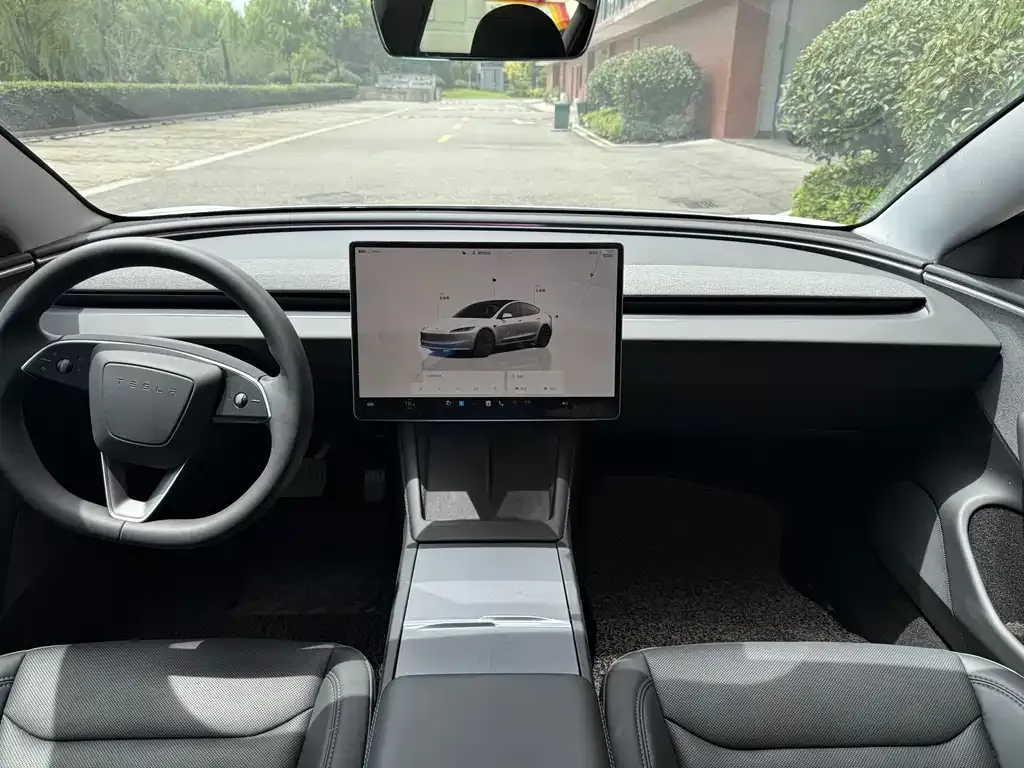 Tesla Model 3 — фото 6