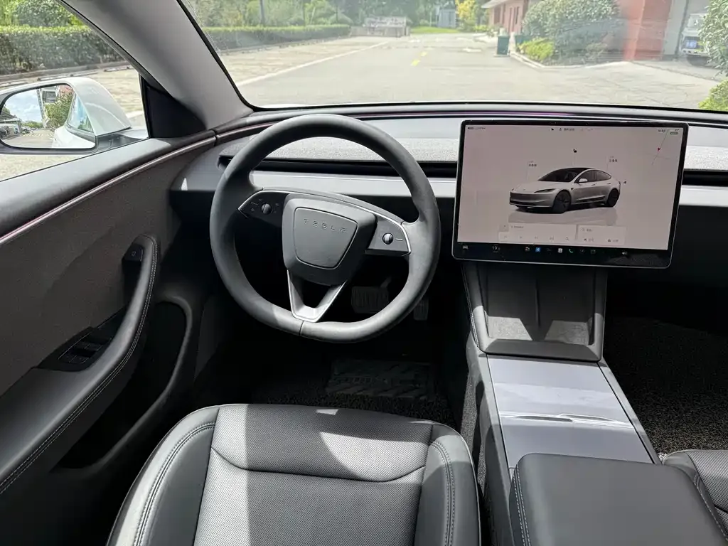 Tesla Model 3 — фото 2