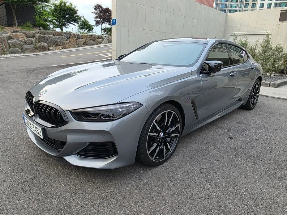 BMW 8-Series — фото 1
