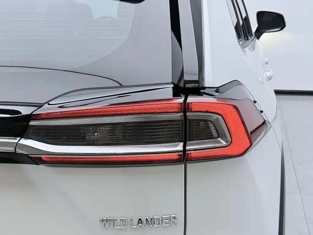 Toyota Wildlander — фото 10