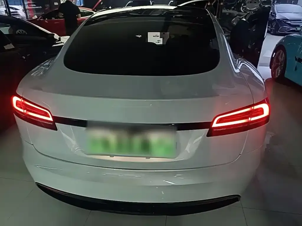 Tesla Model S — фото 8