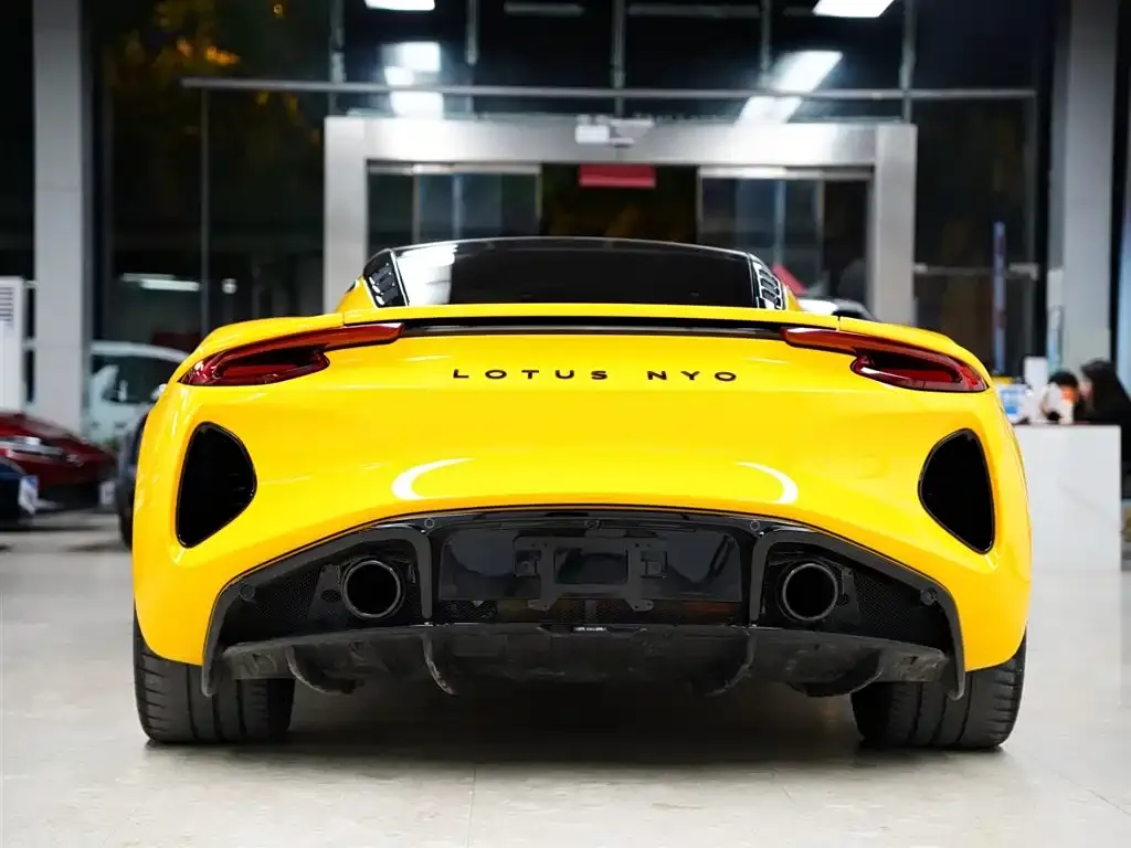 Lotus Emira — фото 2
