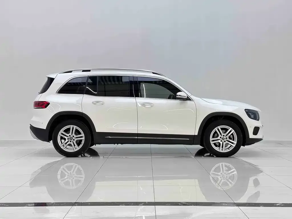 Mercedes-Benz GLB — фото 3