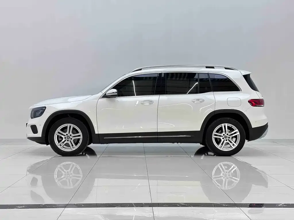Mercedes-Benz GLB — фото 2