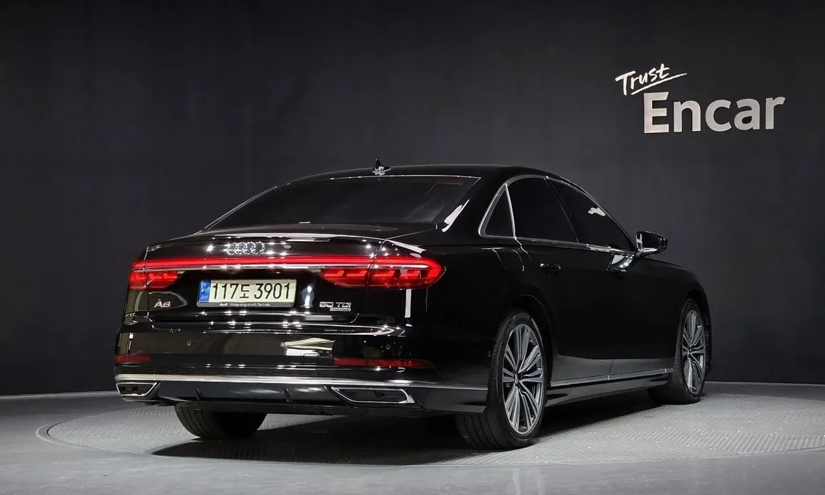 Audi A8 — фото 3