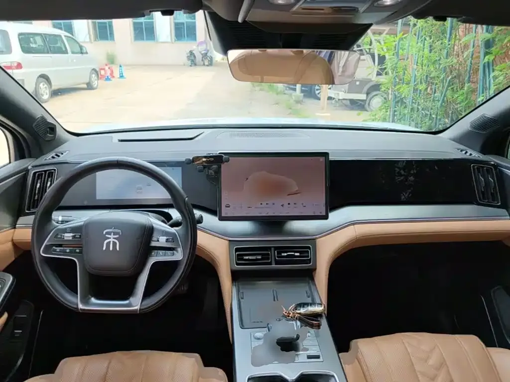 BYD L DM-i — фото 2